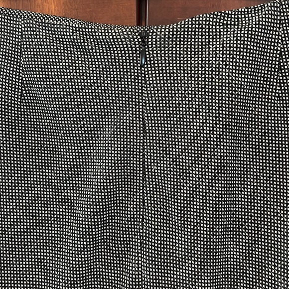 The Wrights Asymmetrical Skirt- Size 4- New without Tags - Picture 4 of 7